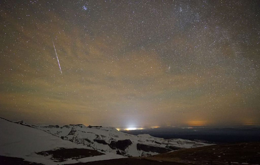 双子座流星雨出现在每年的_双子座流星雨几年一遇_双子座流星雨历年